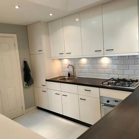 Family House Scheveningen Beach Apartment *
