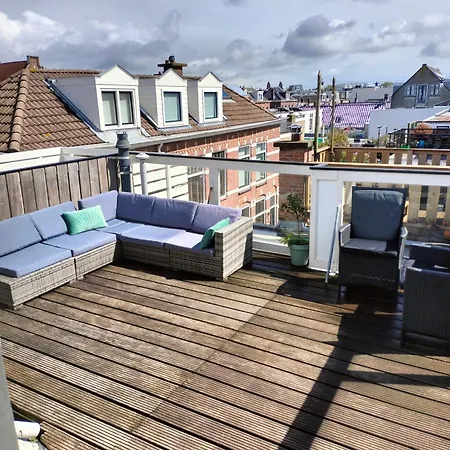 アパート Family House Scheveningen デン・ハーグ