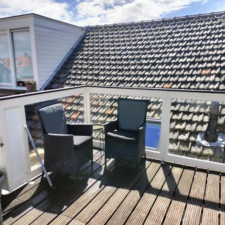 Family House Scheveningen アパート *