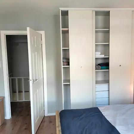 Family House Scheveningen Beach アパート *